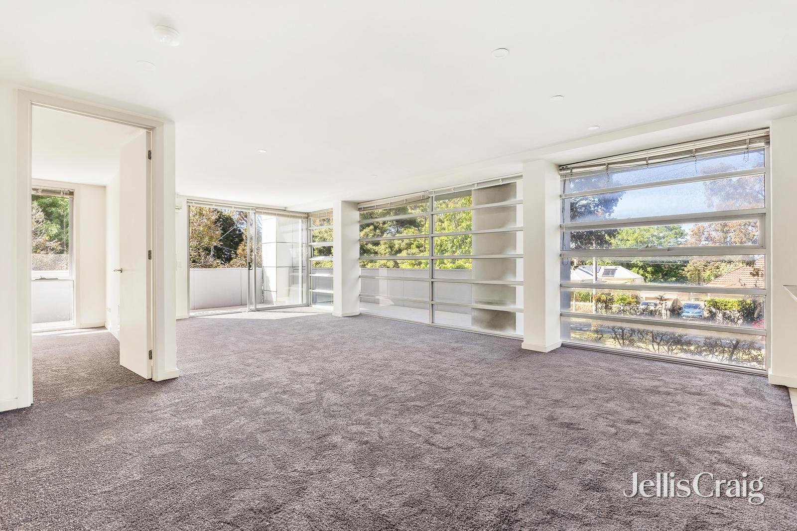 14/114 Mason Street, Newport image 2