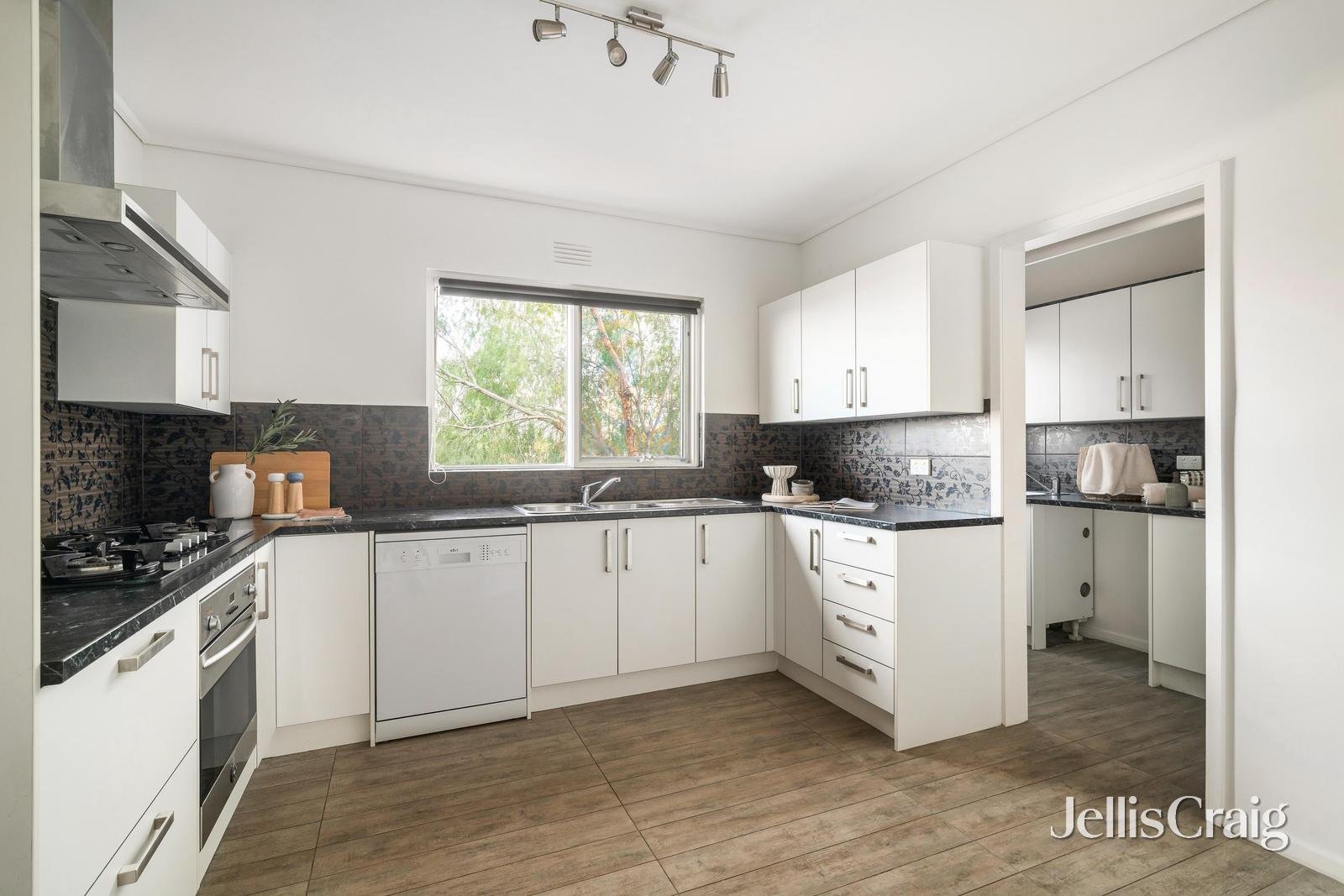 14/127 Hawdon Street, Heidelberg image 5