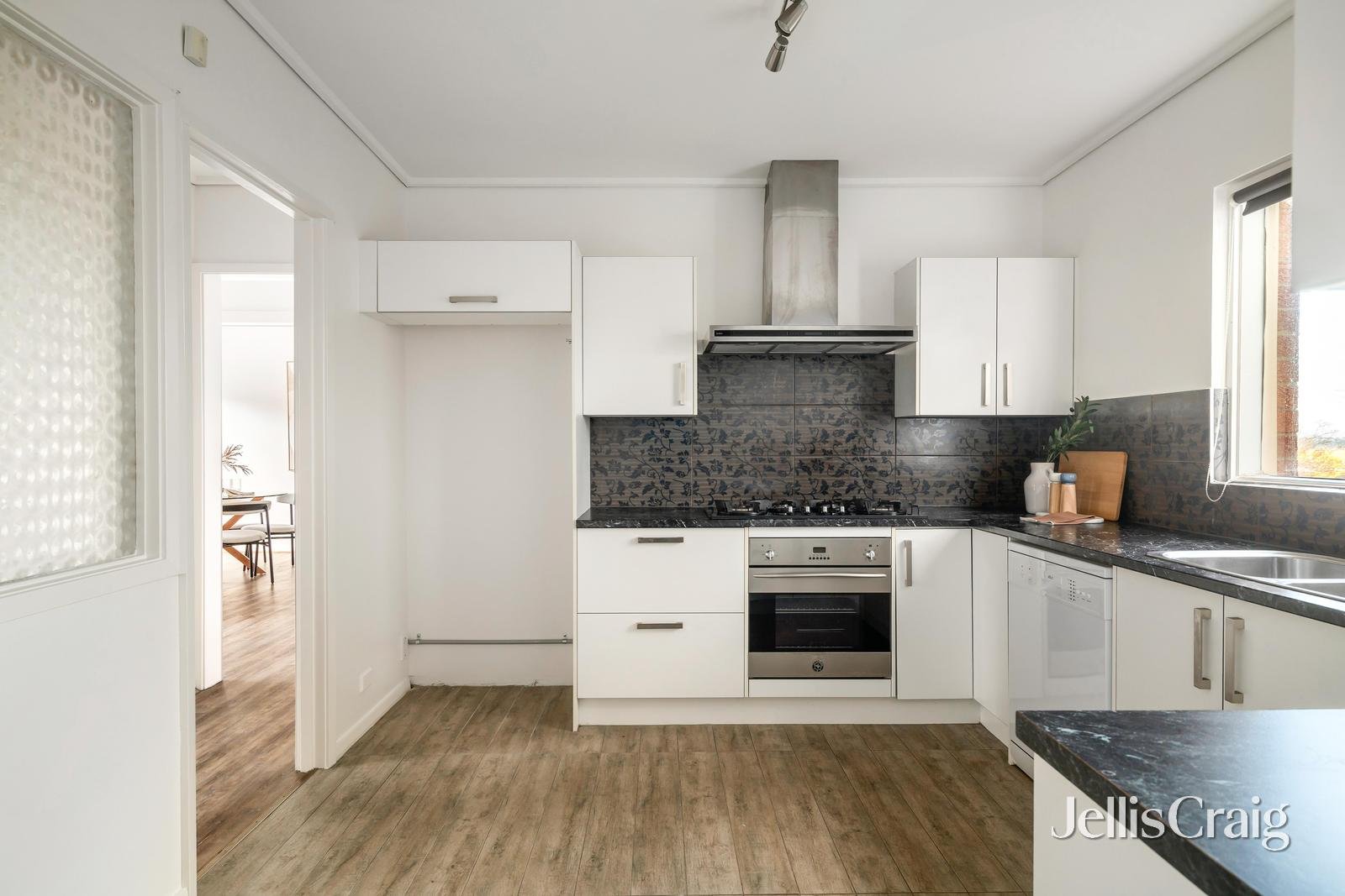 14/127 Hawdon Street, Heidelberg image 6
