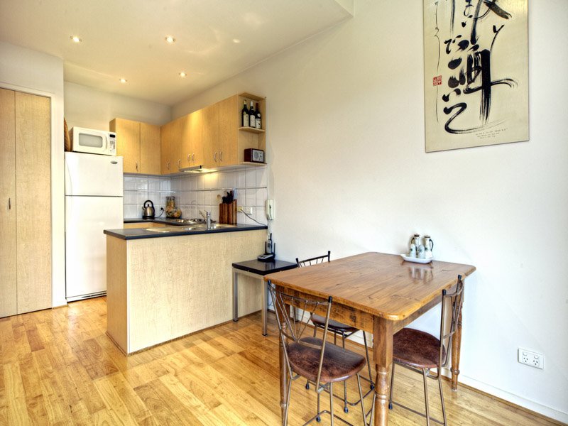 14/145 Ormond Road, Elwood image 4