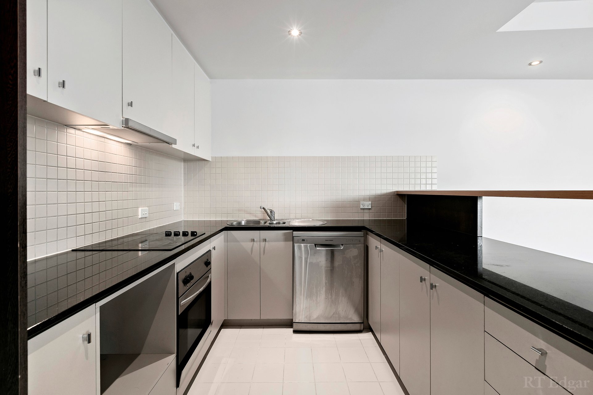 Property Gallery Thumbnail 3