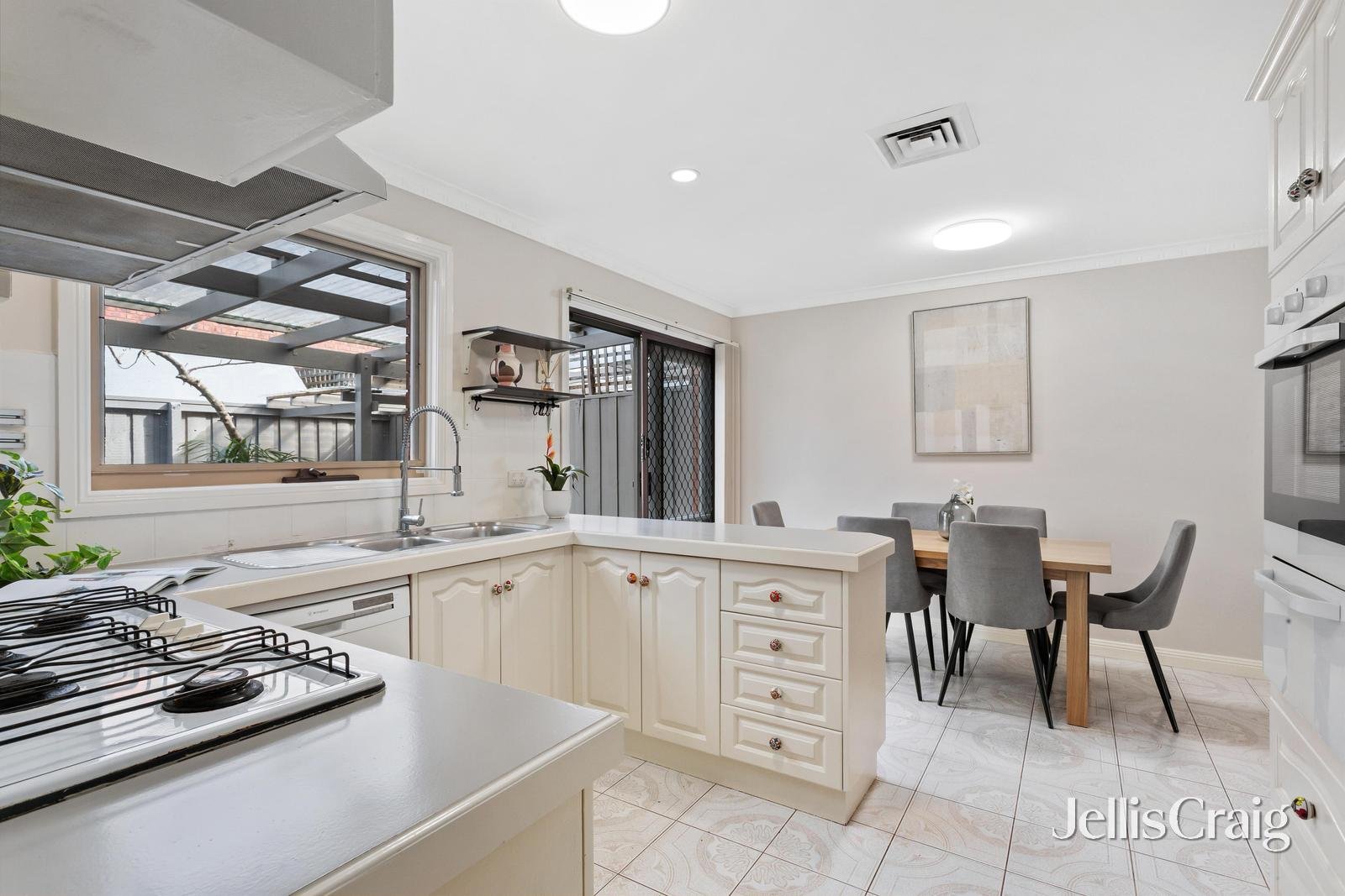 14/15a Wattle Grove, Mckinnon image 4