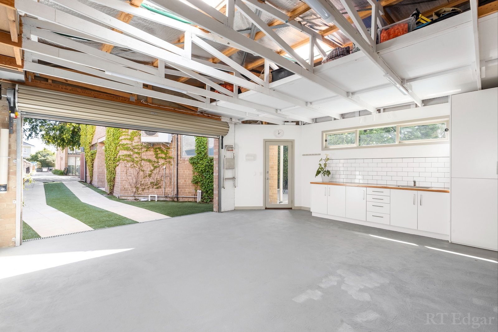 Property Gallery Thumbnail 14