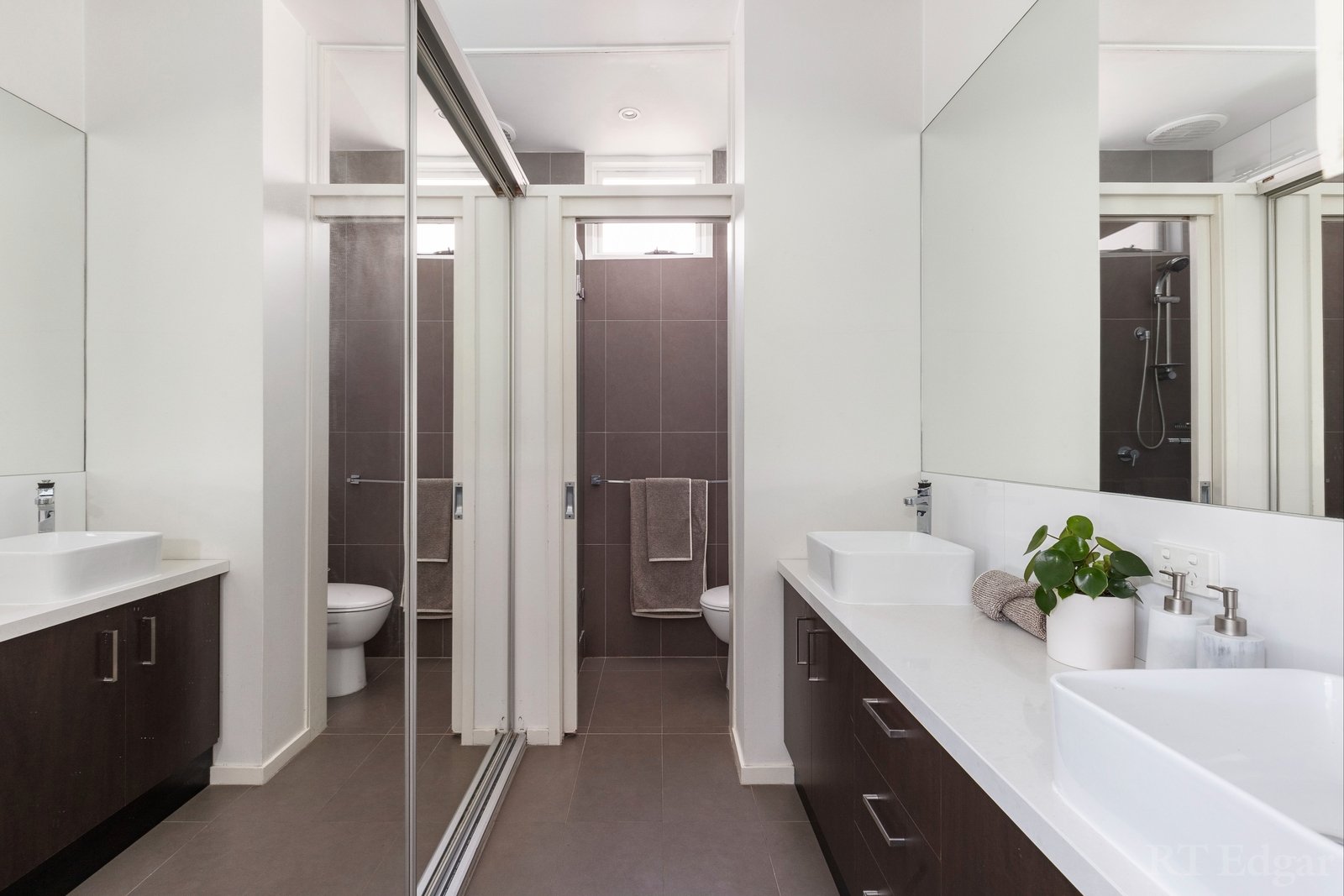 Property Gallery Thumbnail 16