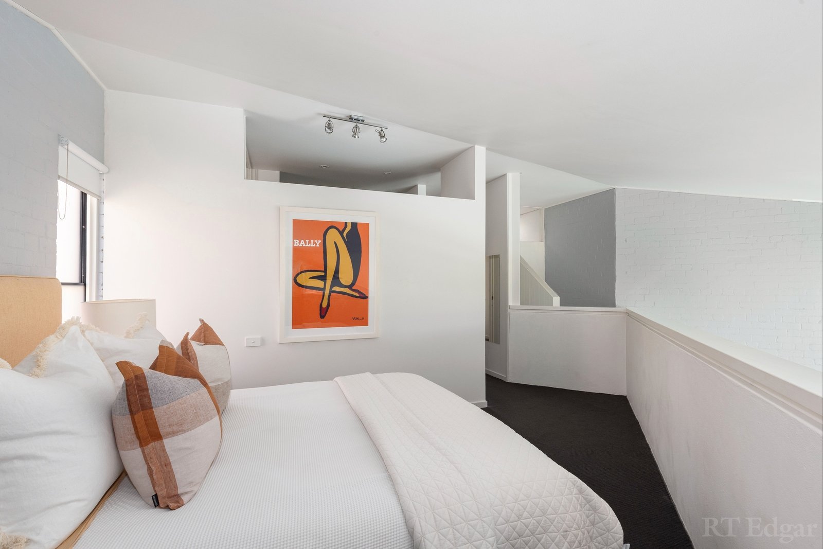 Property Gallery Thumbnail 17