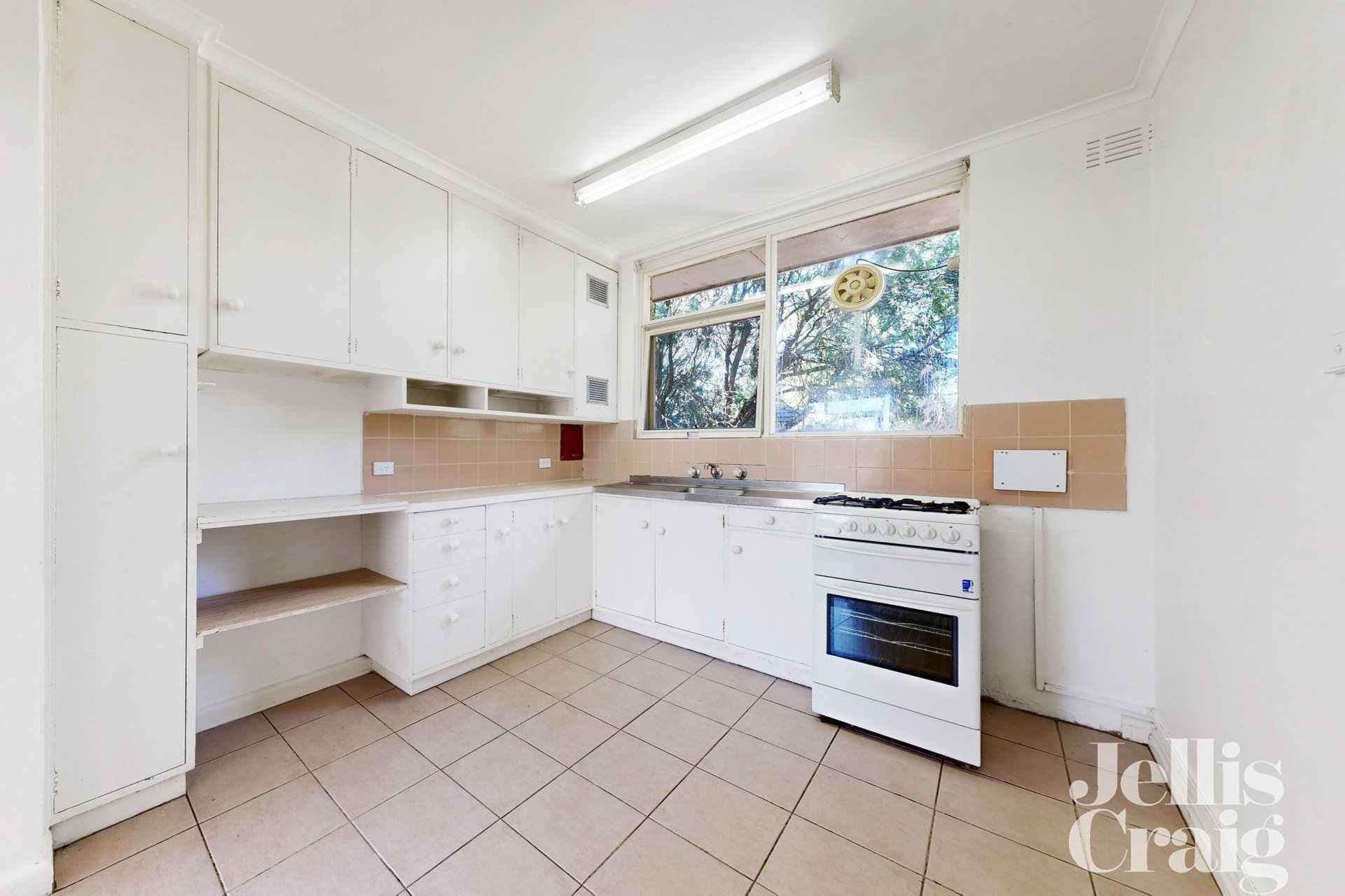 14/18 Alexandra Crescent, Surrey Hills image 6