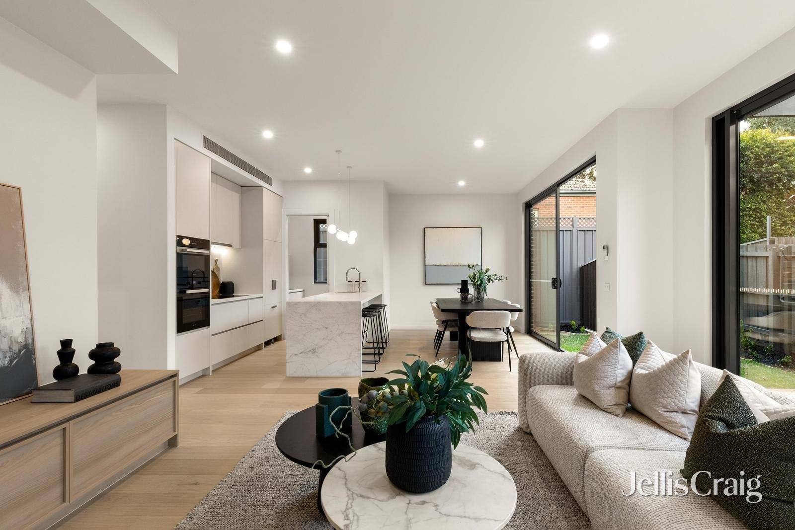 1&4/18 Evelina Street, Balwyn image 3