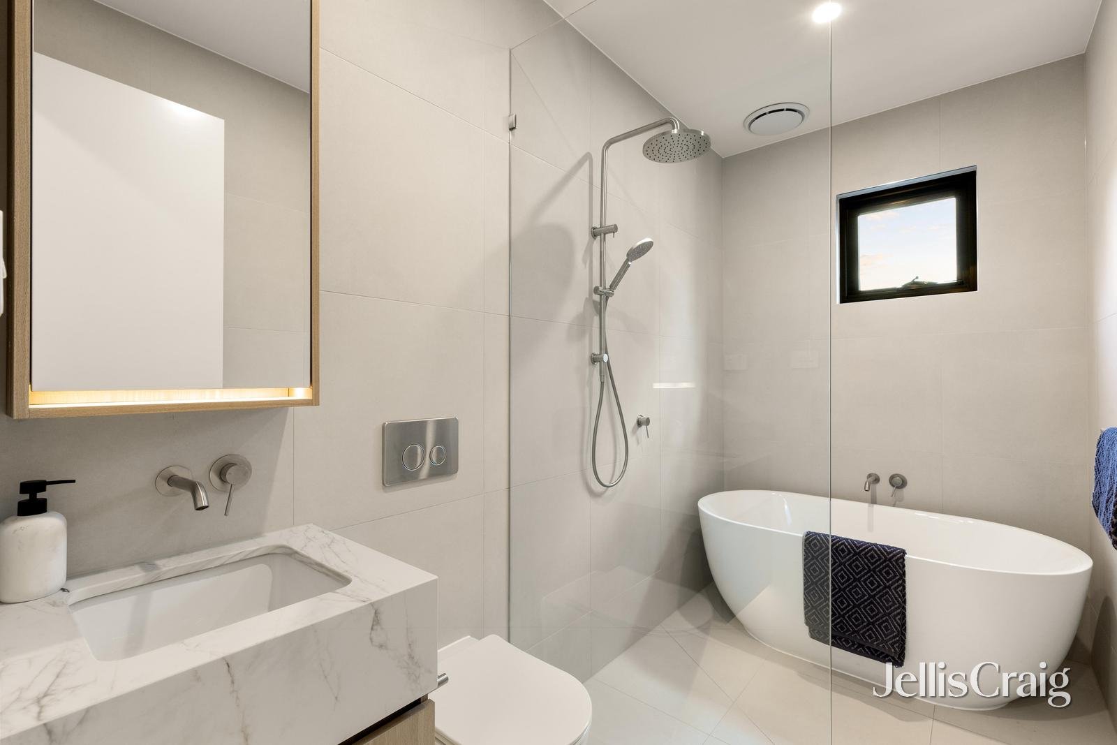 1&4/18 Evelina Street, Balwyn image 10