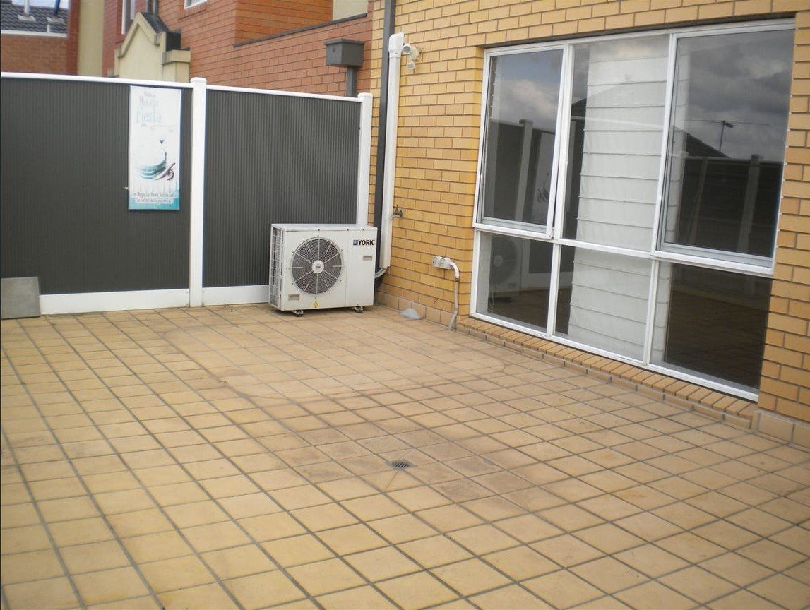 14/18 Tulloch Grove, Glen Waverley image 7