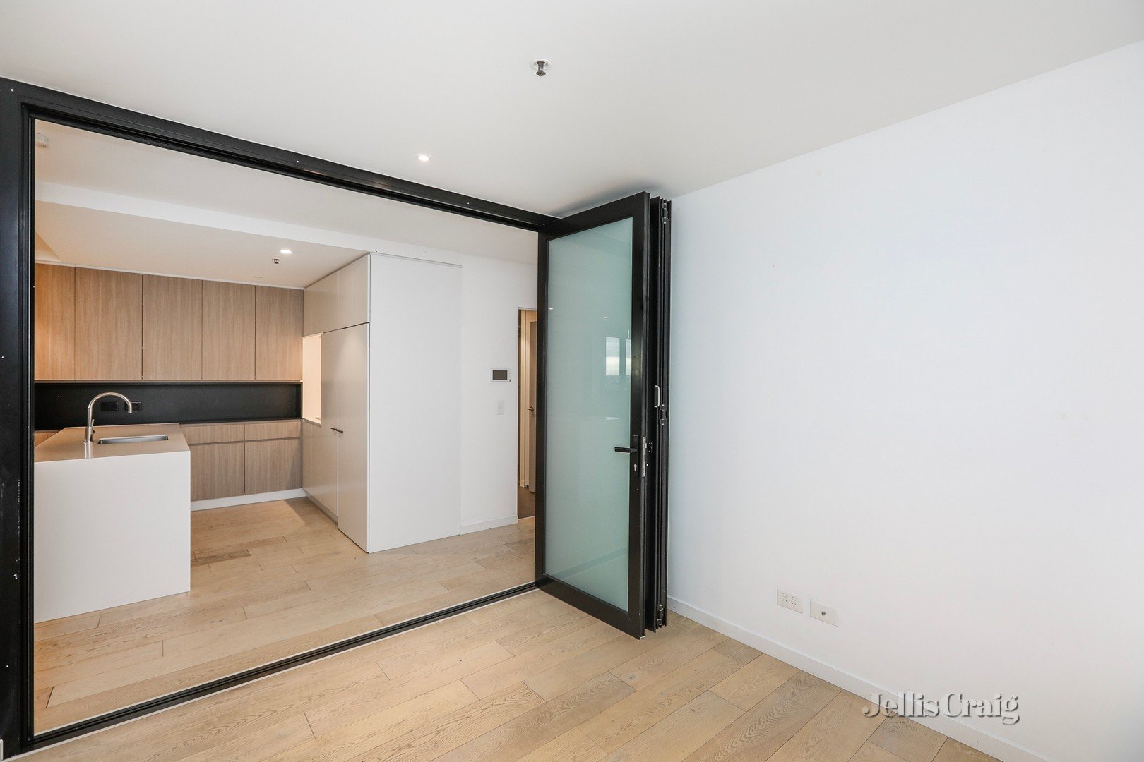 1419/1 Ascot Vale Road, Flemington image 6