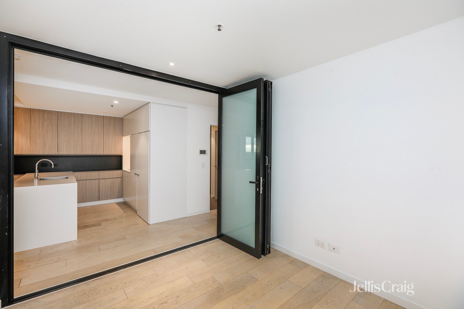 1419/1 Ascot Vale Road, Flemington image 4