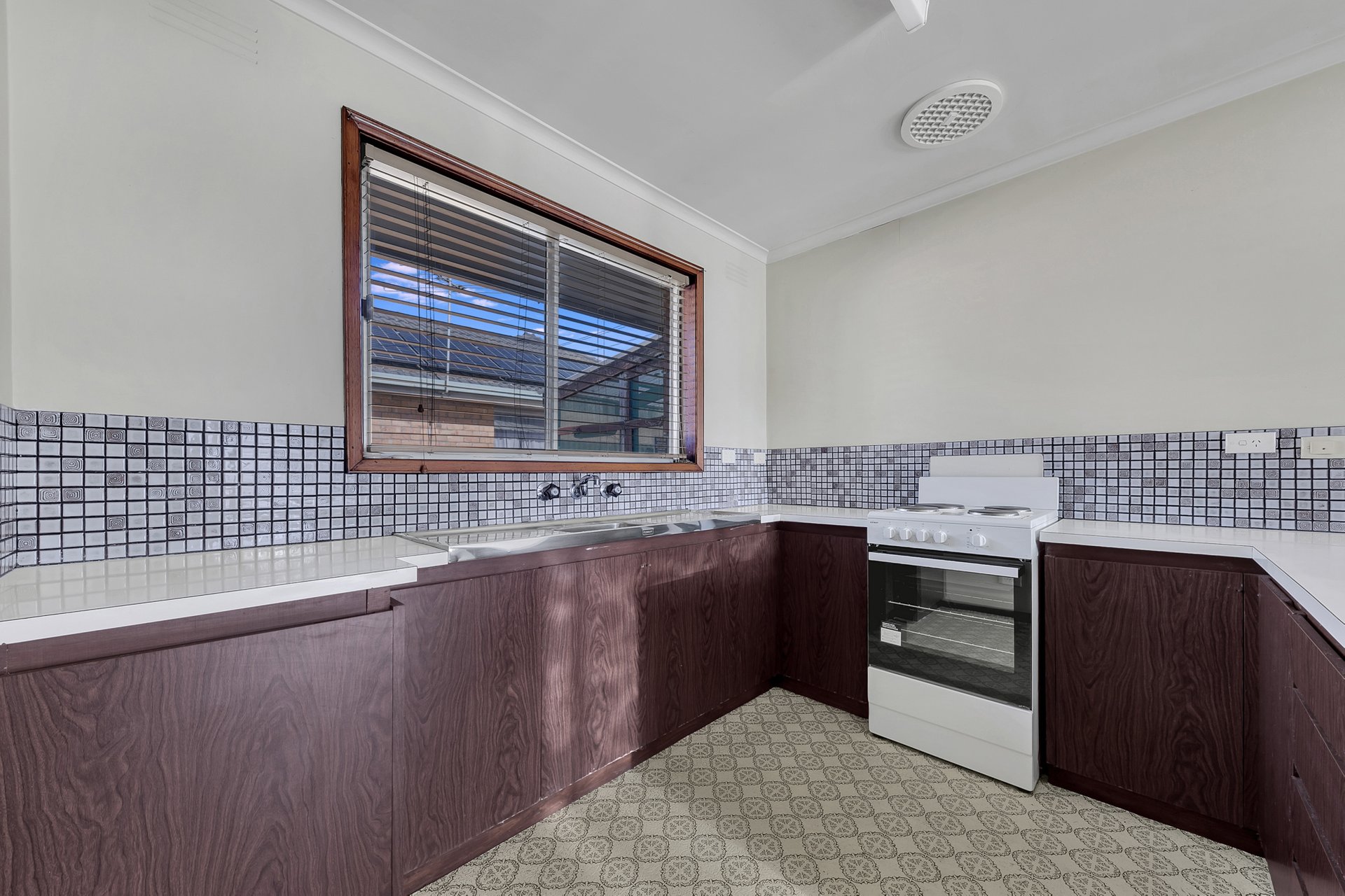 14/197 - 201 Boundary Road, Whittington image 3