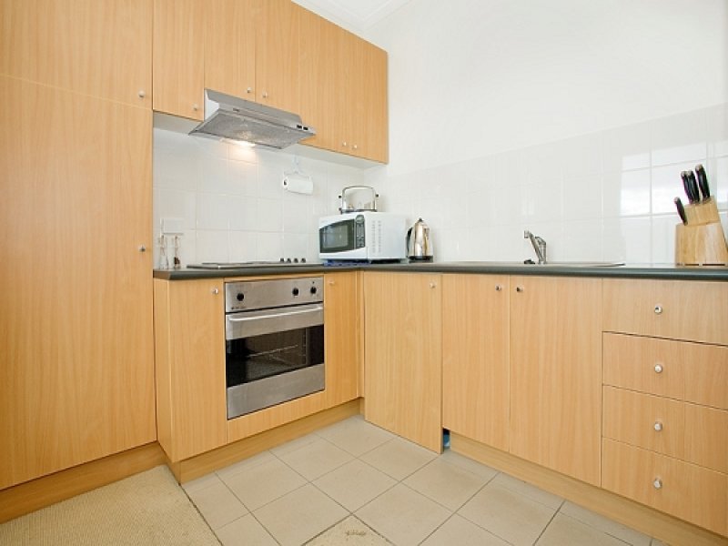 14/197 Inkerman Street, St Kilda image 5