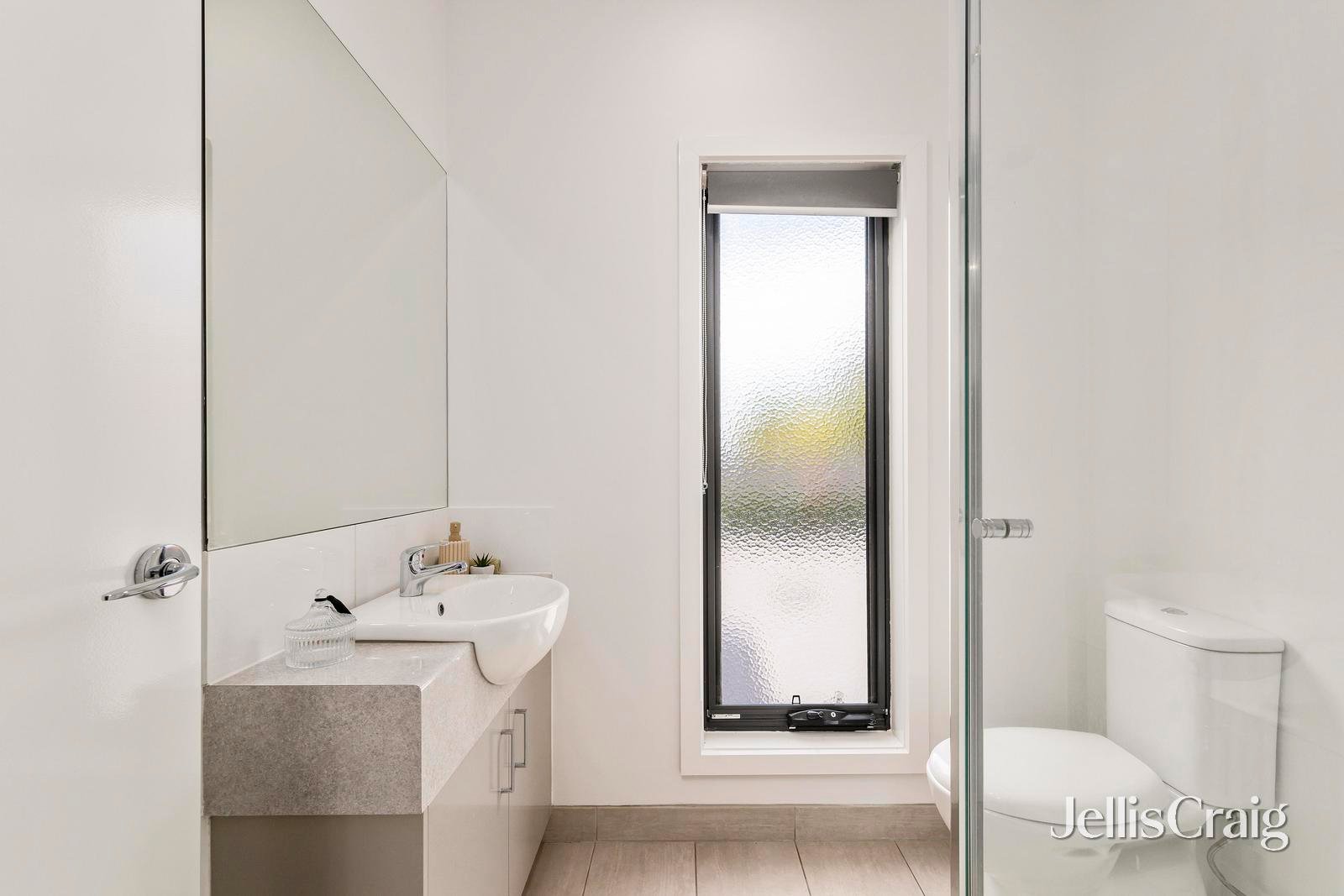 141A Hull Road, Croydon image 6