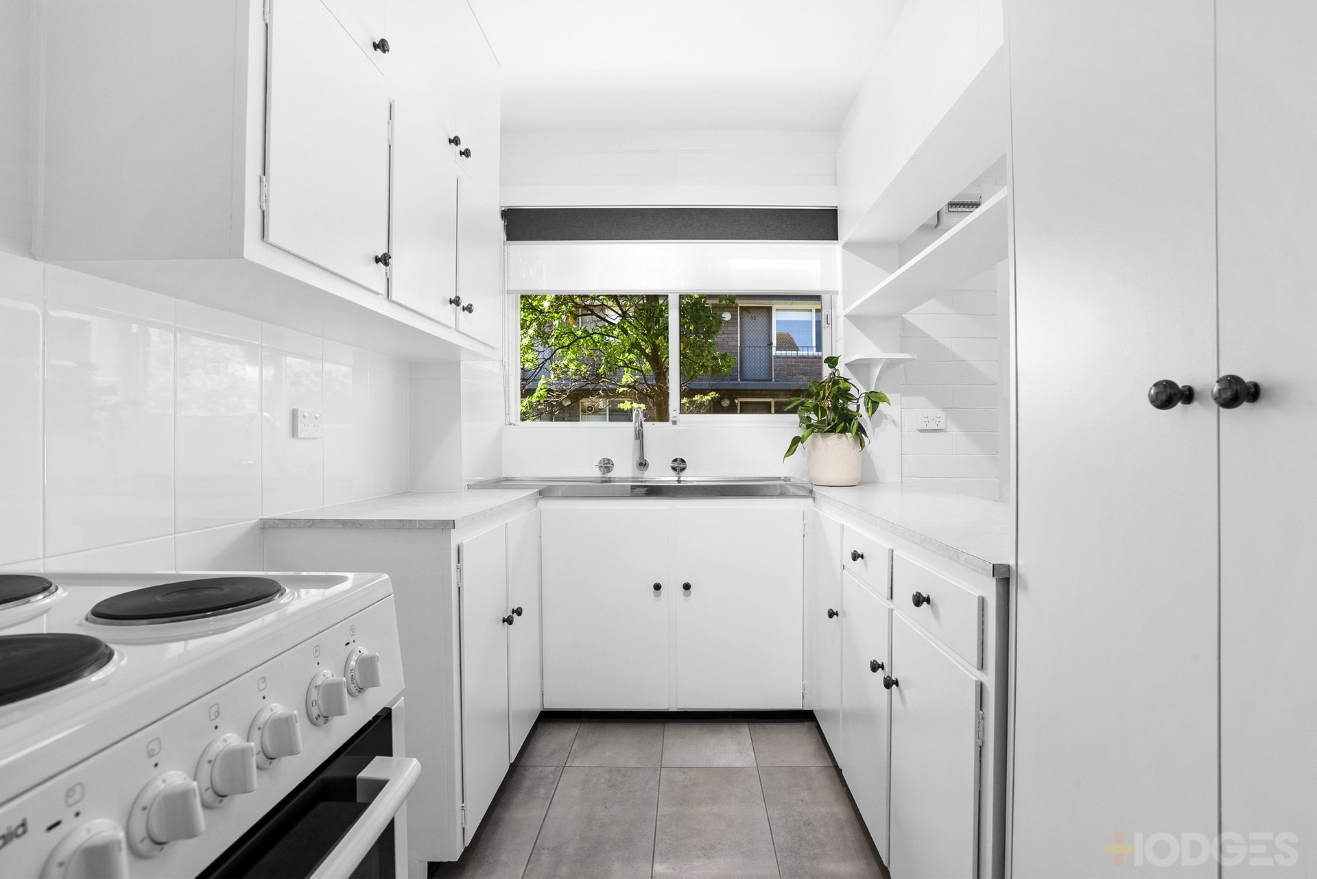 14 / 2-4 Salmon Street Mentone