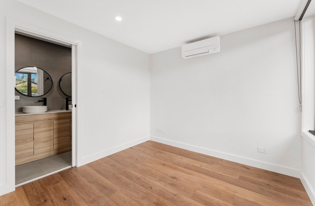 1/42-44 Crevelli Street, Reservoir image 4