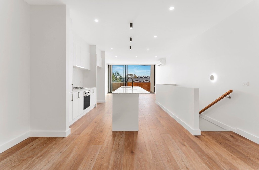 1/42-44 Crevelli Street, Reservoir image 1