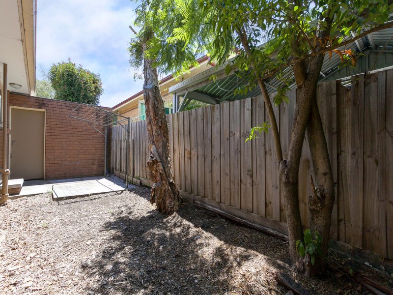 1/42 Barkly Street, Ringwood image 7