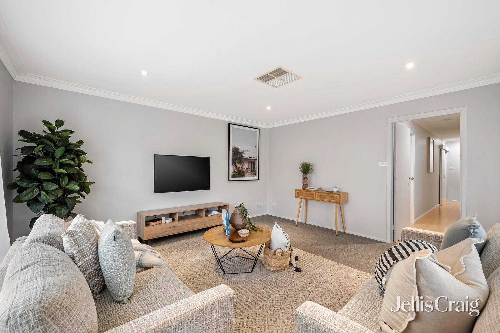 142 Hayrick Lane, Mooroolbark image 8