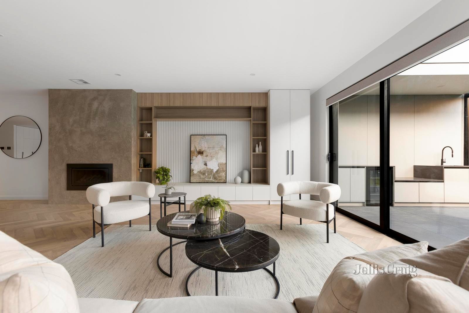 1/42 London Street, Bentleigh image 2