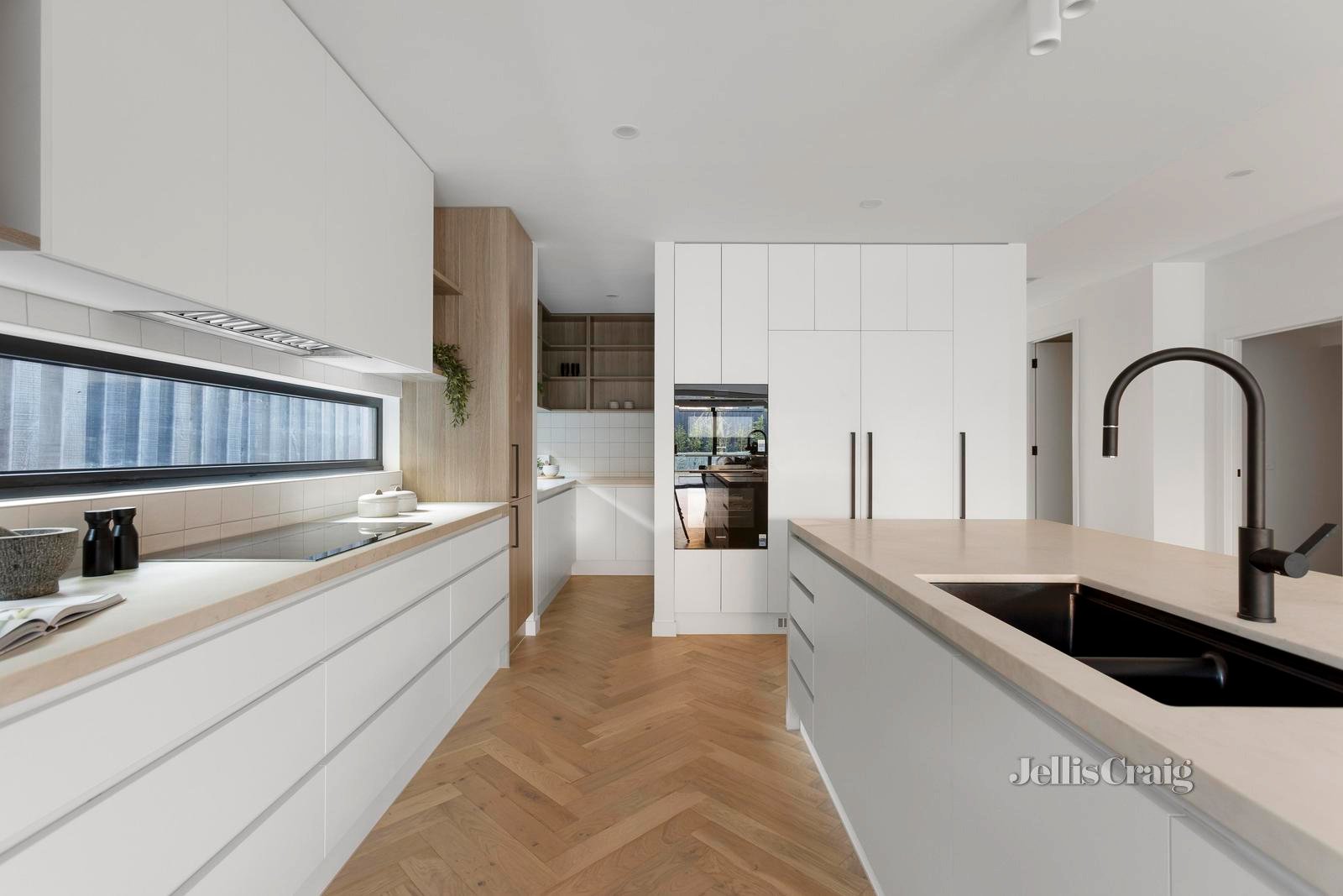1/42 London Street, Bentleigh image 4