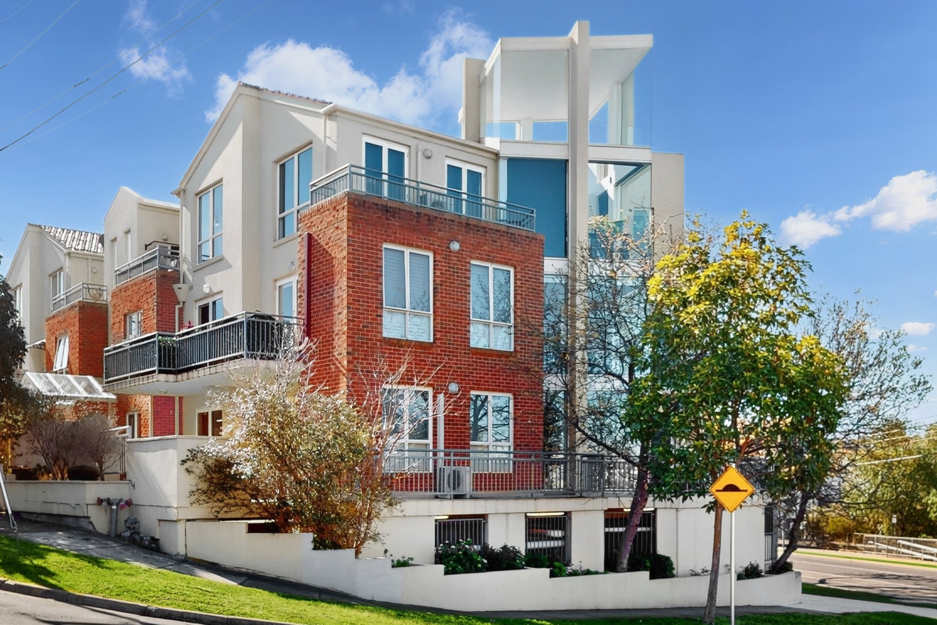 14/2 North Avenue, Strathmore image 1