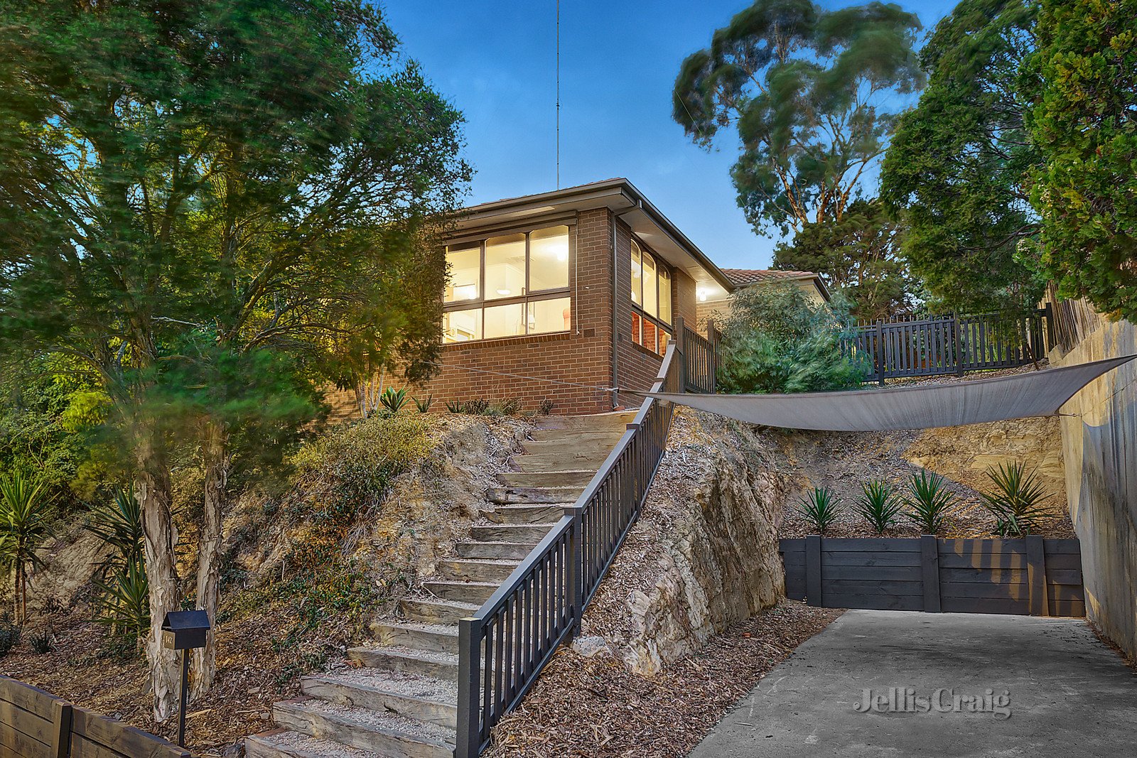 142 Plenty River Drive, Greensborough image 9