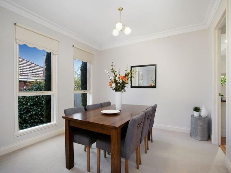 1/42 Severn Street, Balwyn North image 4