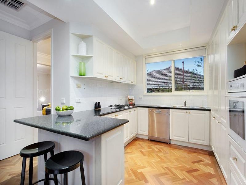 1/42 Severn Street, Balwyn North image 6