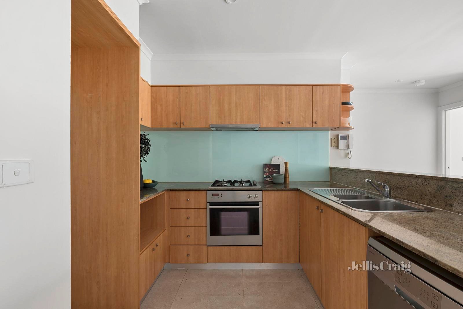 1/42 Wests Road, Maribyrnong image 2