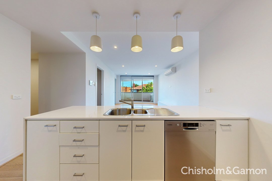 14/201 Ormond Road, Elwood image 3