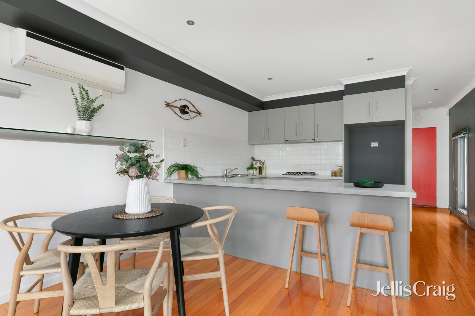 1/422 Gaffney Street, Pascoe Vale image 3