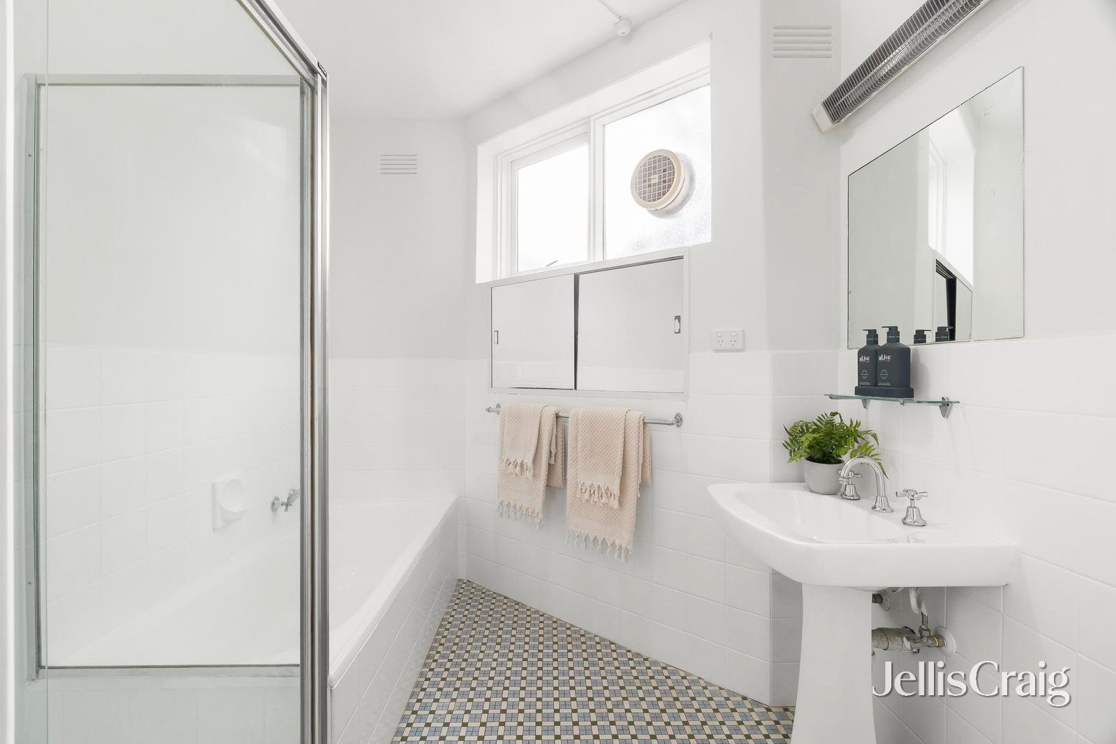 14/24 Acland Street, St&nbsp;Kilda image 6