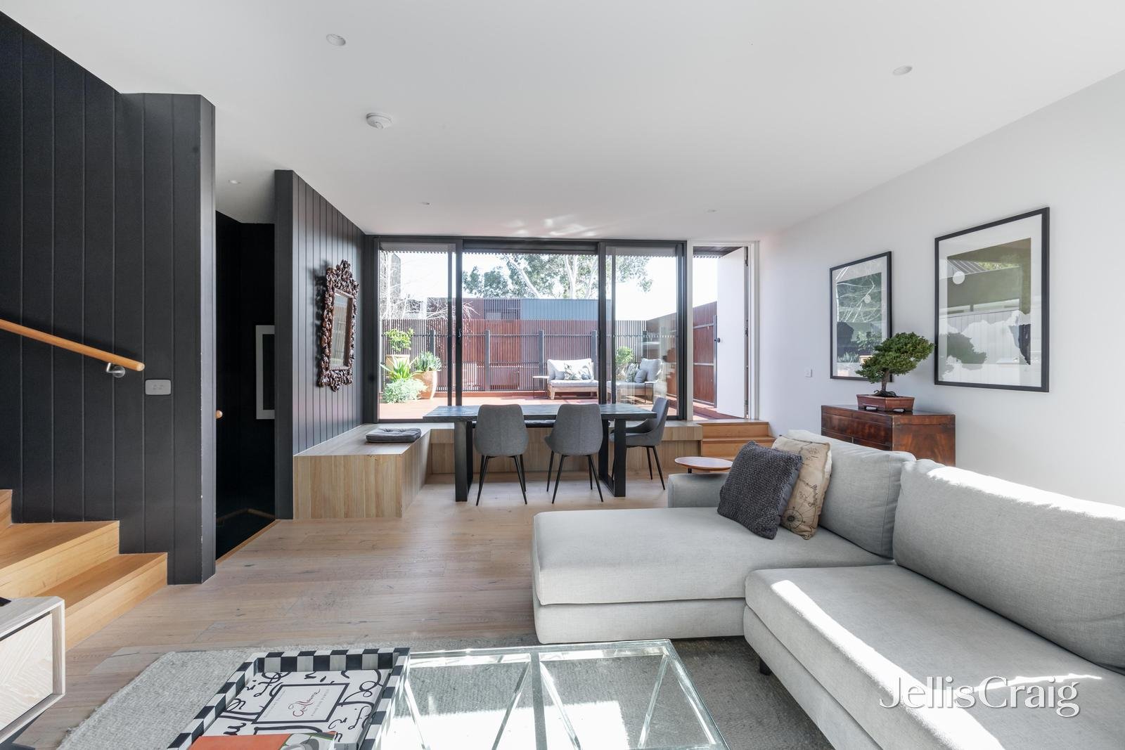 1/427 Tooronga Road, Hawthorn East image 2
