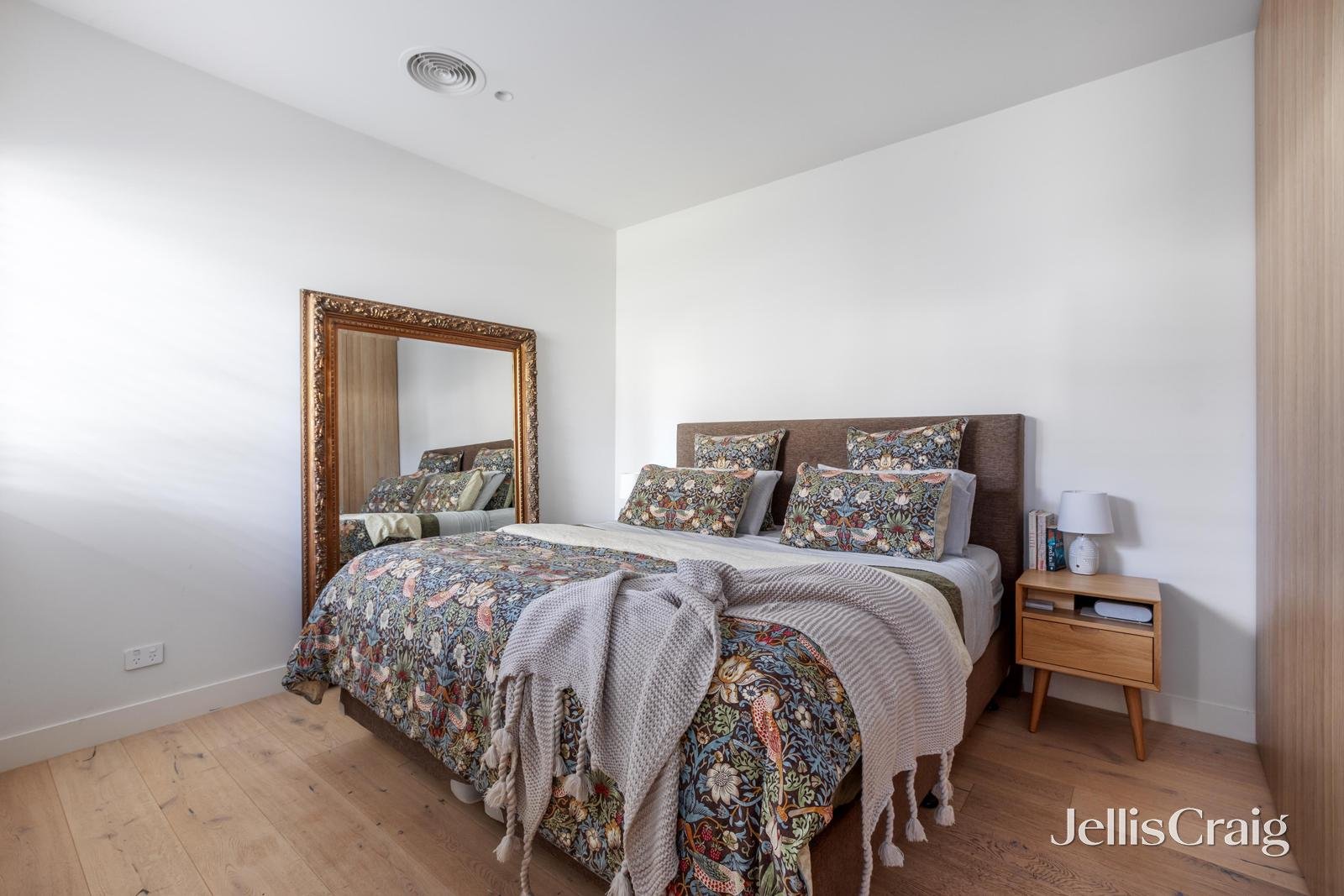 1/427 Tooronga Road, Hawthorn East image 4