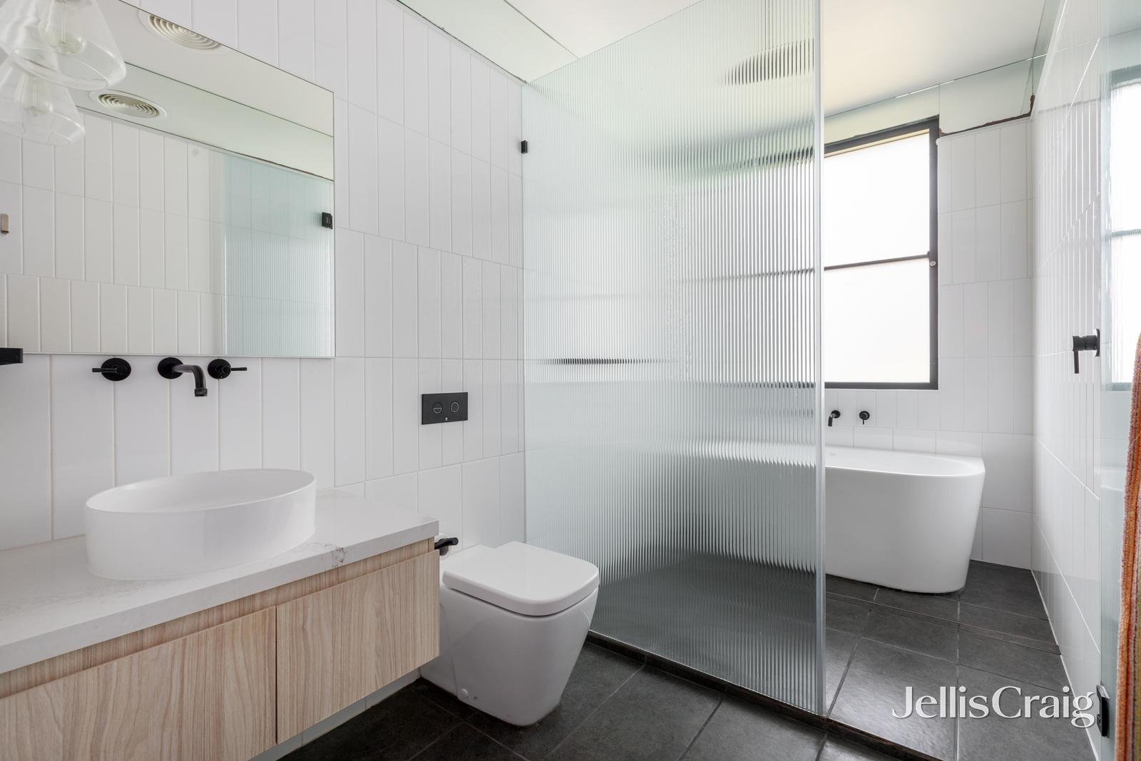 1/427 Tooronga Road, Hawthorn East image 5
