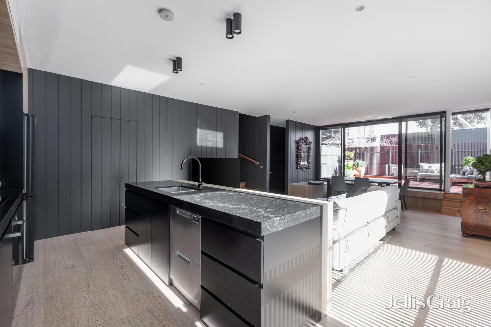 1/427 Tooronga Road, Hawthorn East image 9