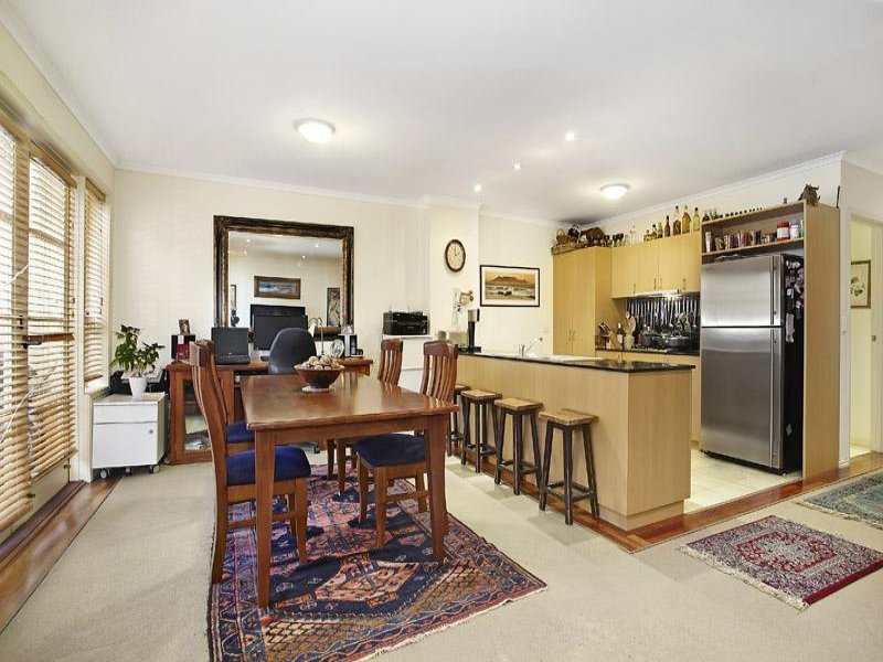 14/28 Pine Street, Hawthorn image 3