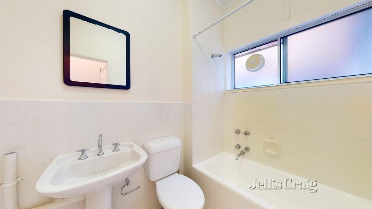 14/2a Burnie Street, Toorak image 4