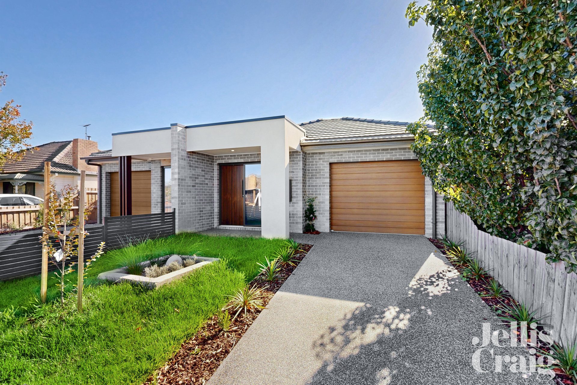 142A Halsey Road, Airport West image 1