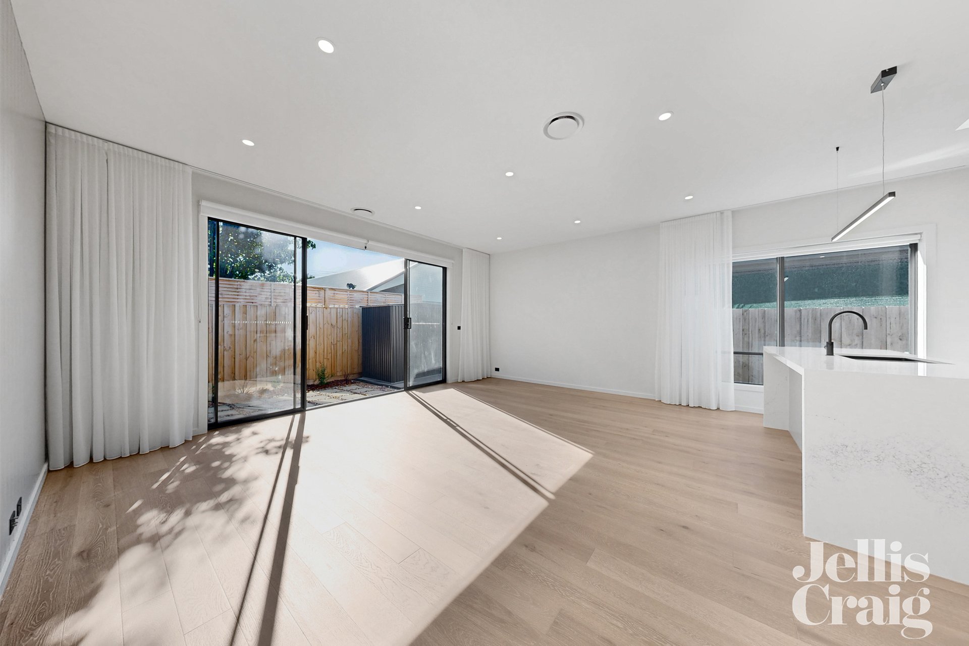 142A Halsey Road, Airport West image 4
