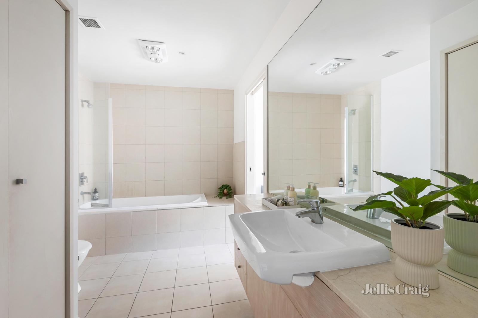 14/3-5 Daley Street, Elwood image 7