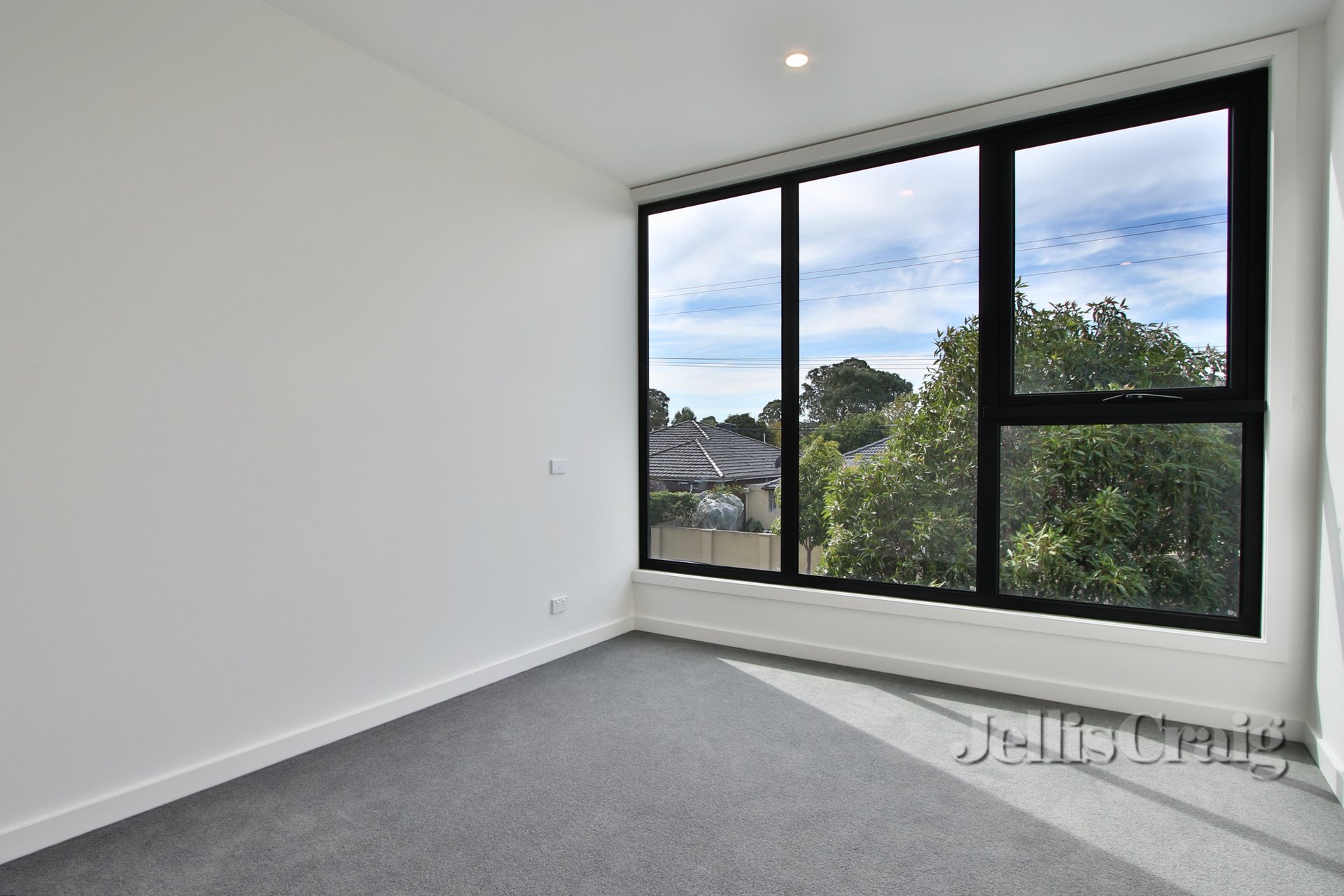 143 Brady Road, Bentleigh East image 8