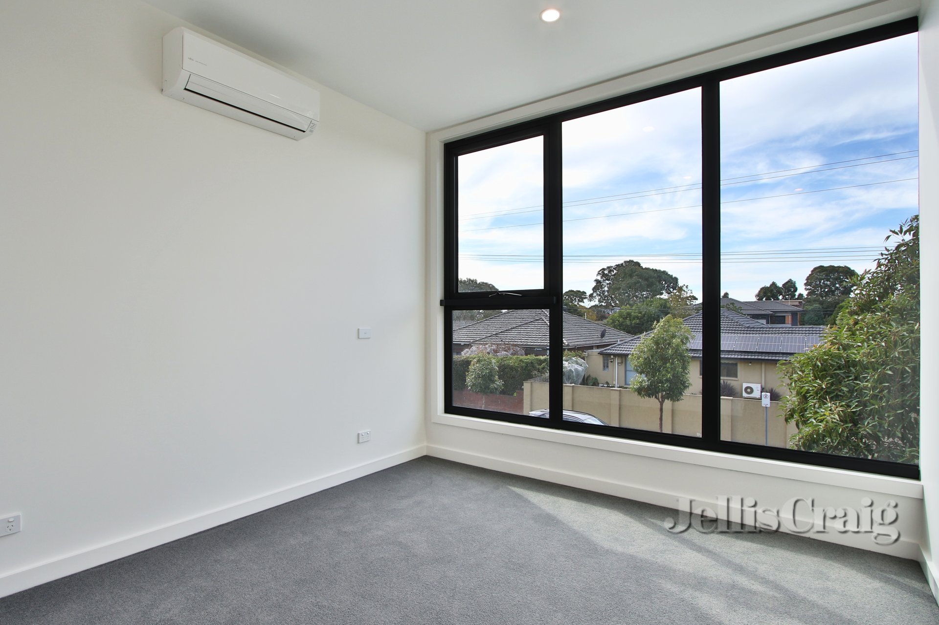 143 Brady Road, Bentleigh East image 4
