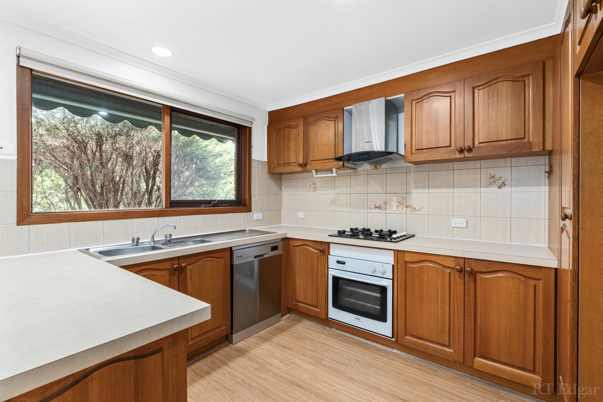 Property Gallery Thumbnail 3