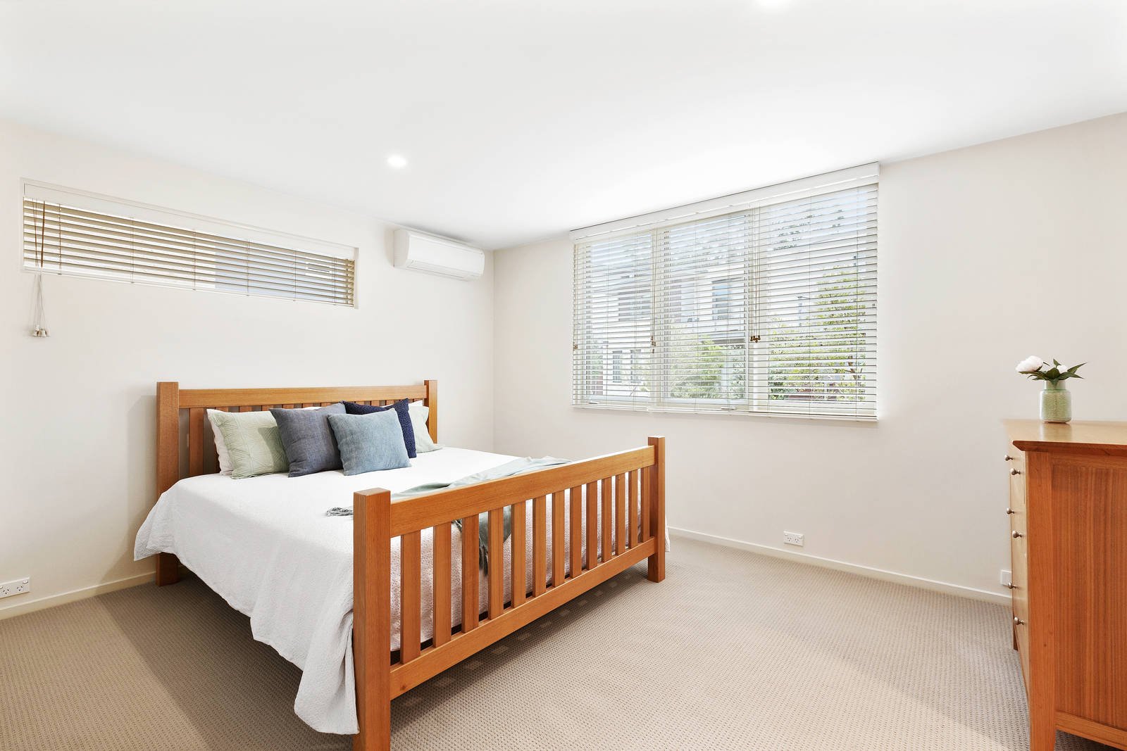 Property Gallery Thumbnail 6