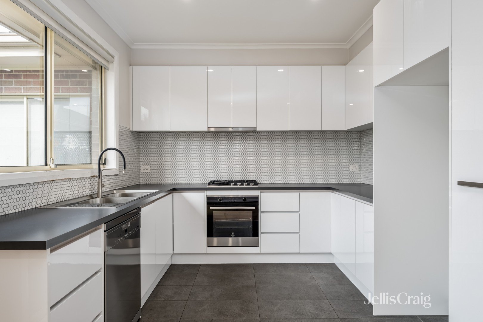 144 Cardinal Road, Glenroy image 2