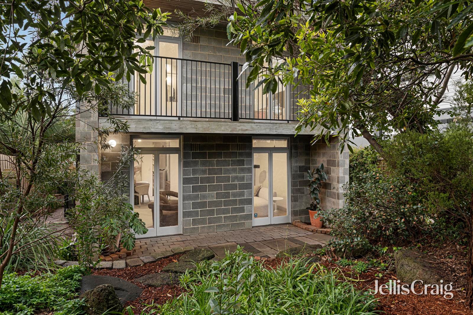 144 Grimshaw Street, Greensborough image 2