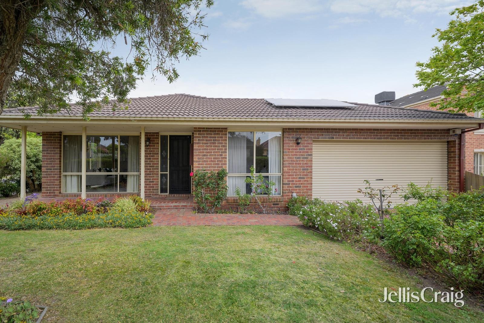 1/44 Irving Street, Mount Waverley image 1