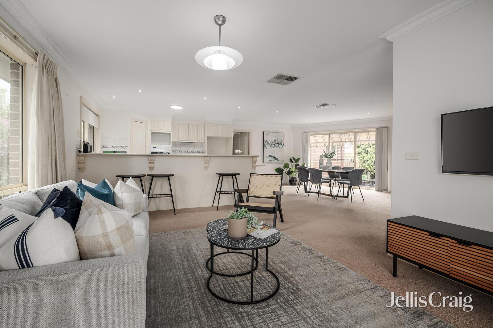 1/44 Irving Street, Mount Waverley image 3